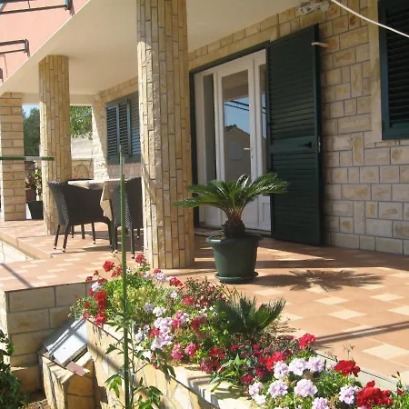 Apartmani Hari Tisno 4 Tisno