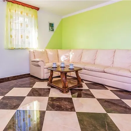 Apartment Apartmani Hari Tisno 4